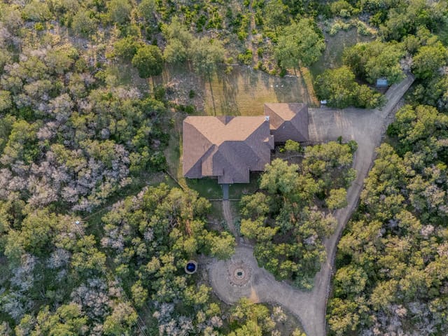 5310 River Oaks Dr