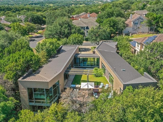 5312 N Scout Island Cir