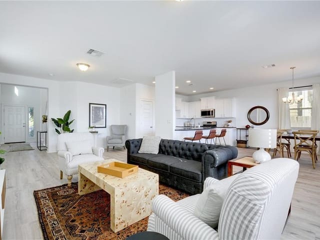 5313 Gooding Dr
