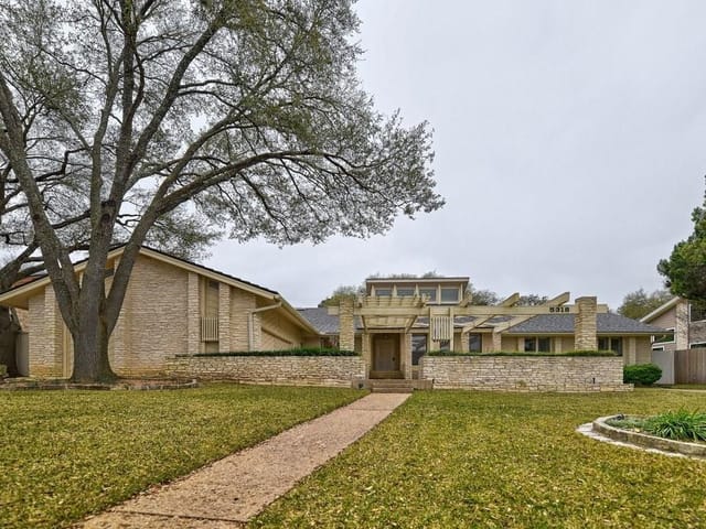 5318 Valburn Cir
