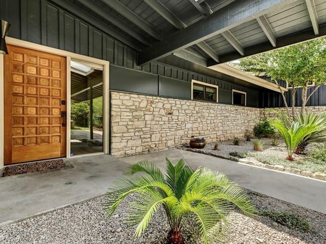 5318 Western Hills Dr