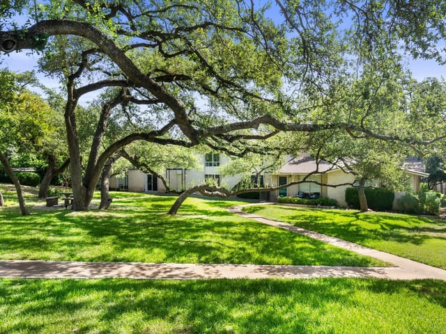 5320 Balcones Dr Unit #G