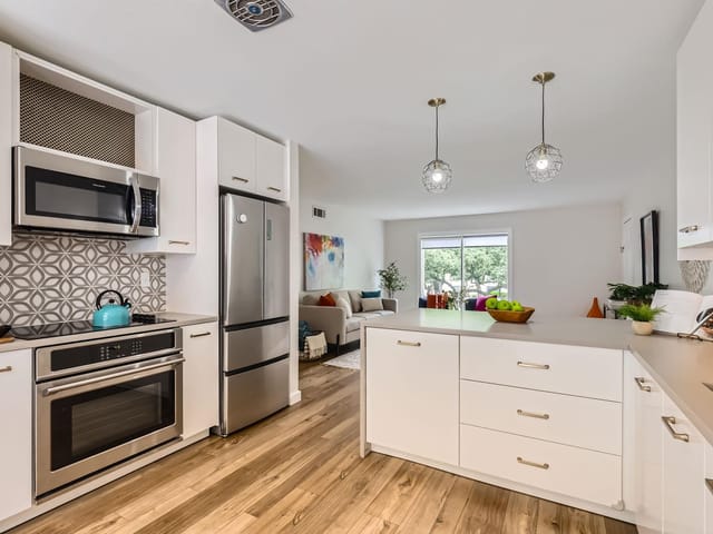 5326 Balcones Dr Unit #B