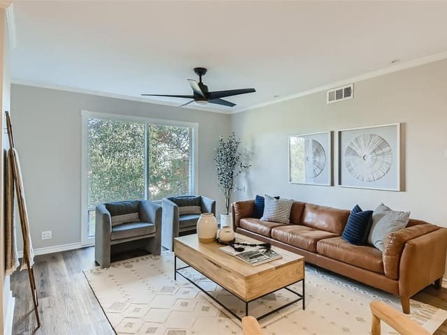5326 Balcones DR Unit #C