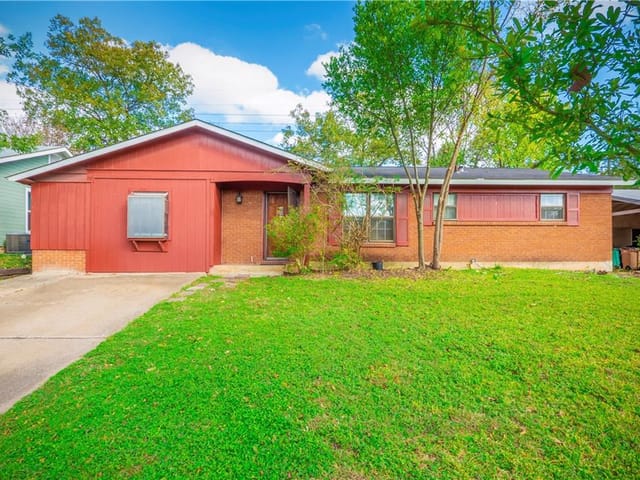 5327 Wellington Dr