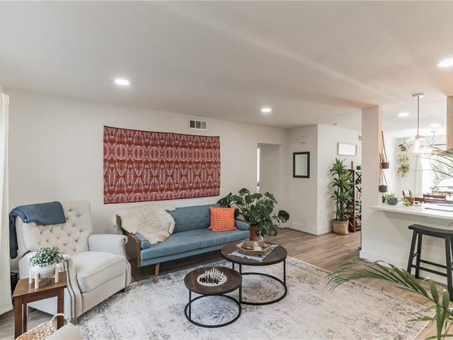 5332 Balcones DR Unit #B