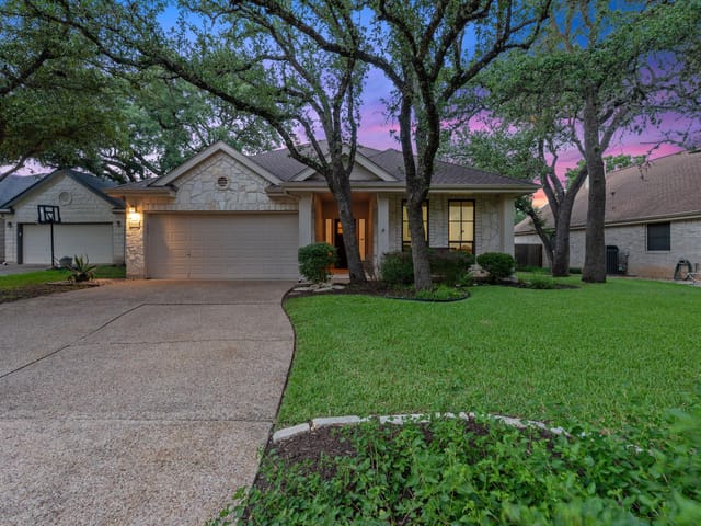 5336 Moon Shadow Dr