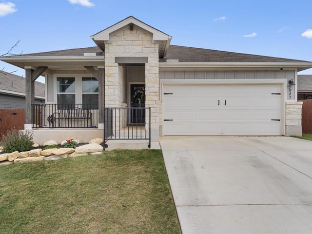 537 Loriner Way
