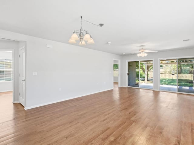 537  Salt Creek Ln