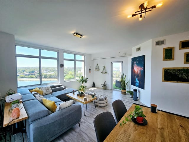 54 Rainey St Unit #1001
