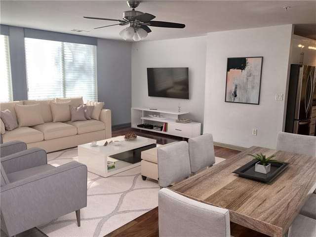 54 Rainey St Unit #101