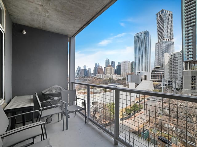 View 54 Rainey St Unit #1018 in Milago Condo Amd 54 Rainey St Unit #1018 - front exterior - Luxury home in Milago Condo Amd, Austin, TX