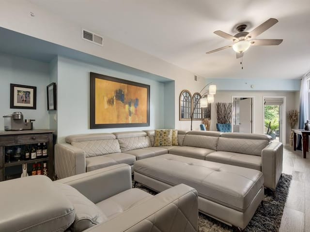 54 Rainey St Unit #306