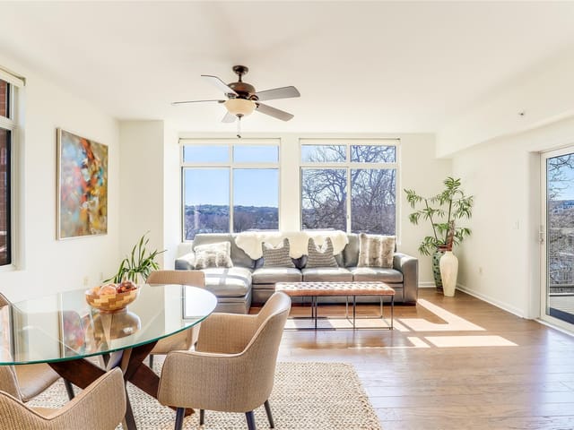 54 Rainey St Unit #401