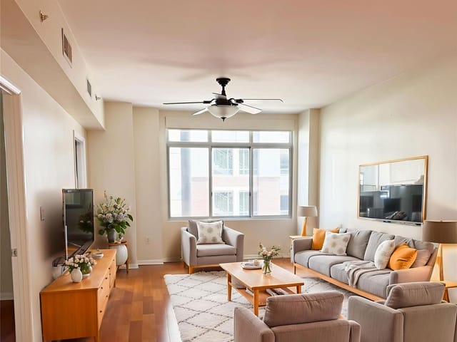 54 Rainey St Unit #405