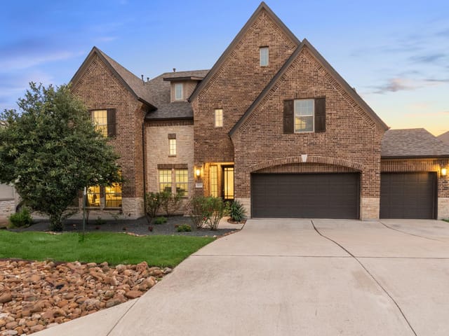 5400 Alonso Dr