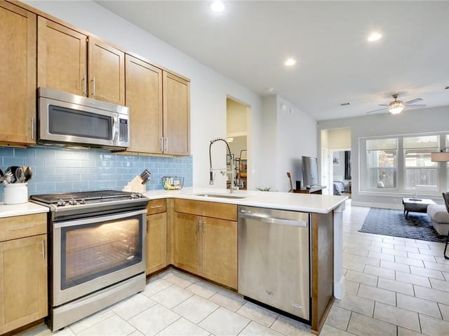 5400 Daimler DR