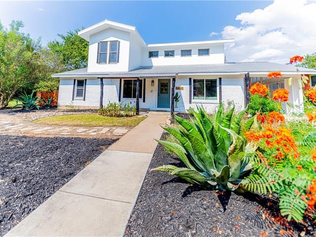 5400 Wellington Dr