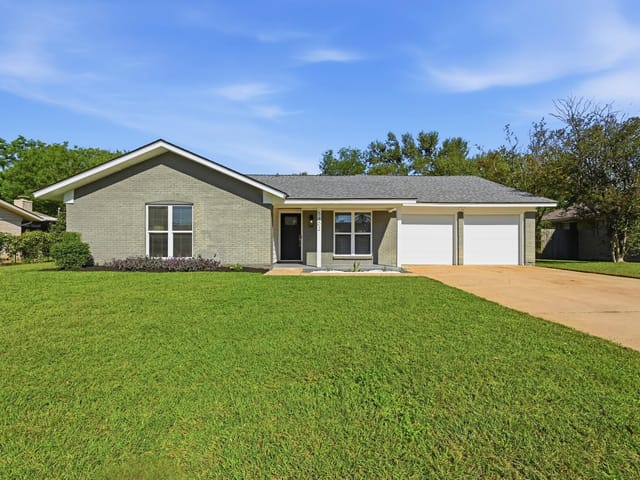 5402 Basswood LN