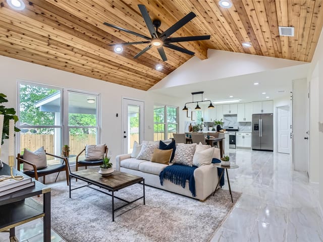 5403 Village Ln