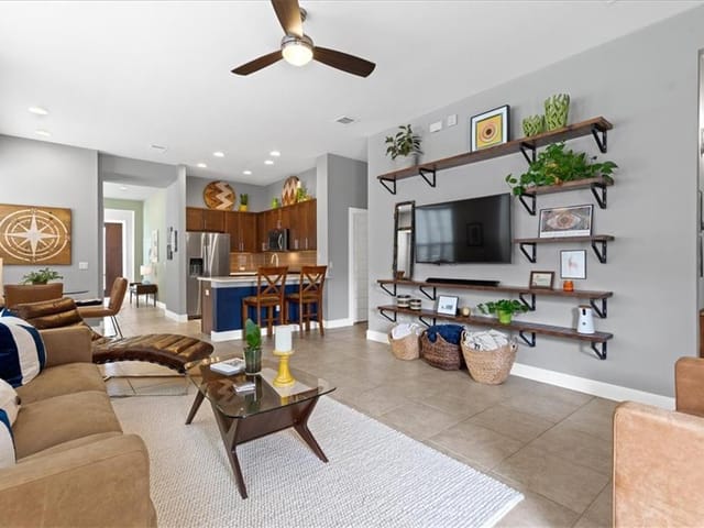 5404 Gooding Dr