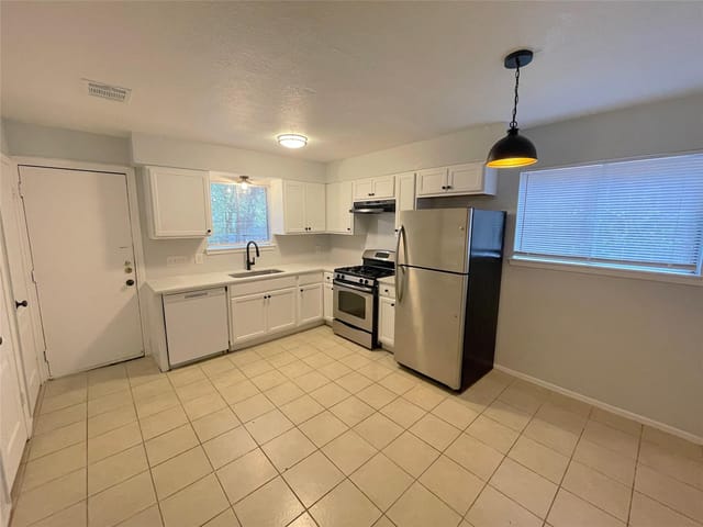 5404 Village Ln
