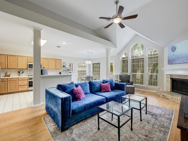 5405 Apache Creek Cv