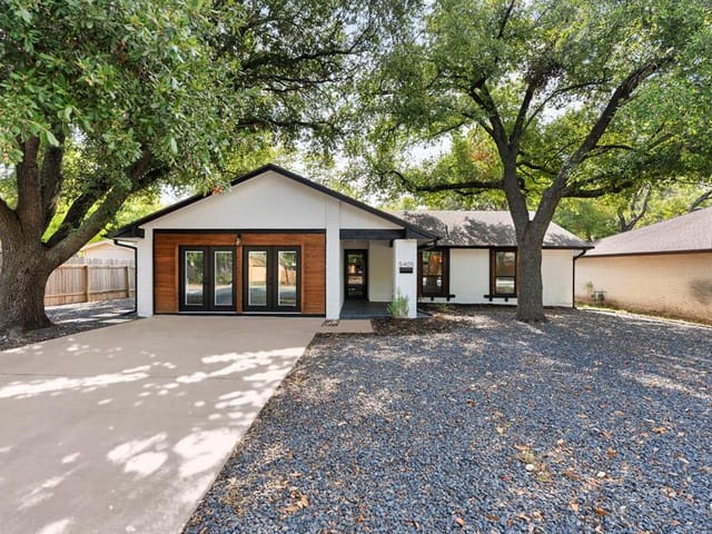 5405 Emerald Forest Dr