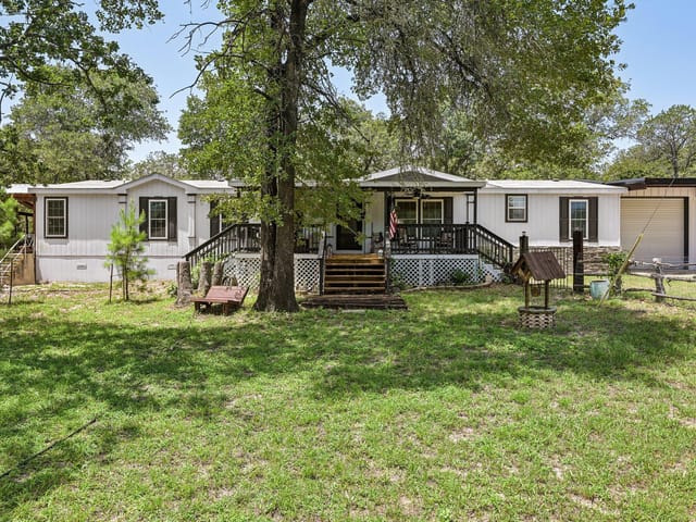 541 Hidden Oaks DR