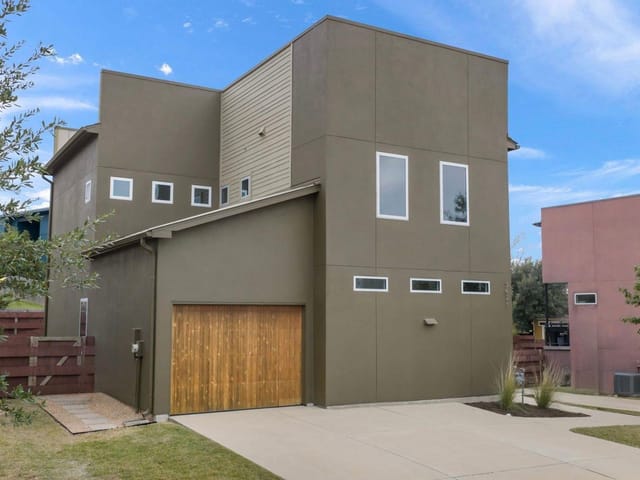 5421 Agatha CIR