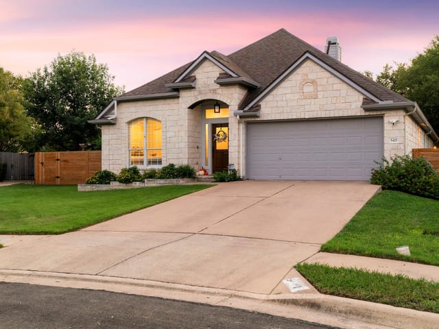 5425 Korth Dr