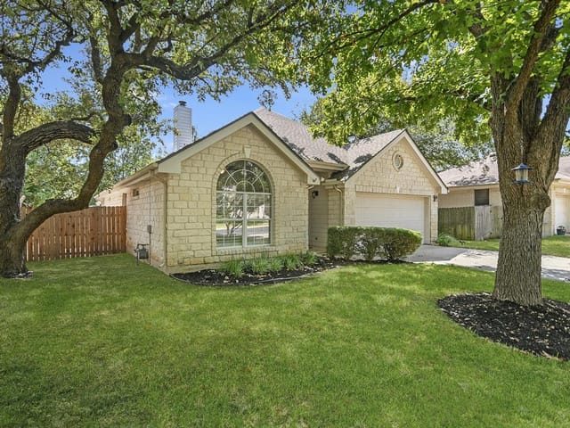 5439 Moon Shadow Dr