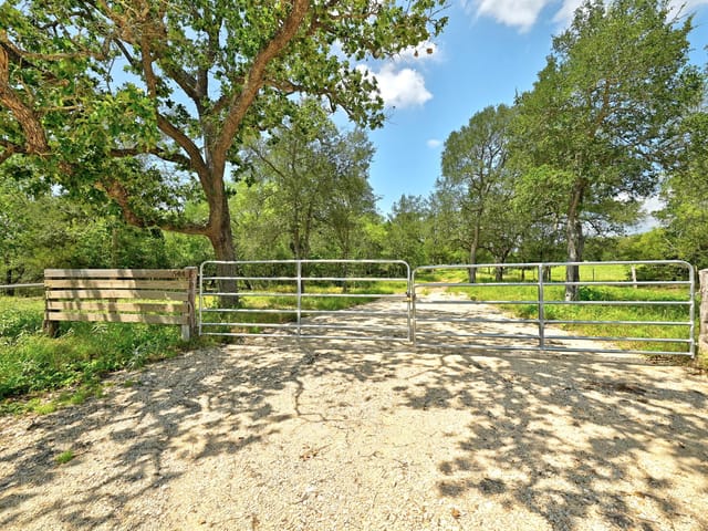 544 Coastal LN