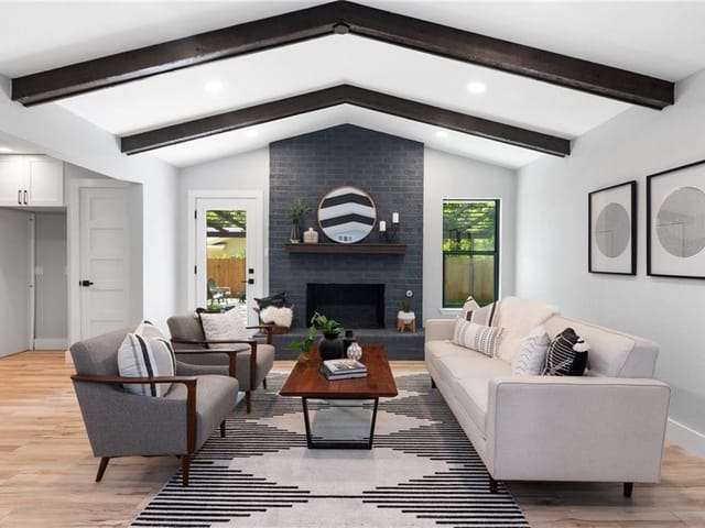 5444 Fairmont Cir