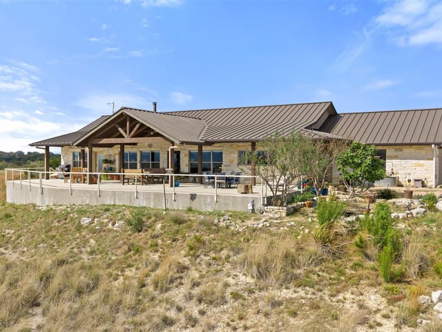 546 Lazy Oak Rd
