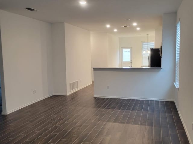 549 Pickrell Loop