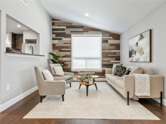 View 5503 Manor RD 5503 Manor RD, photo 1 of 6, Austin, TX