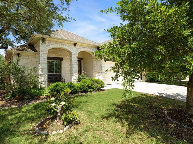 5504 Pincushion Daisy Dr
