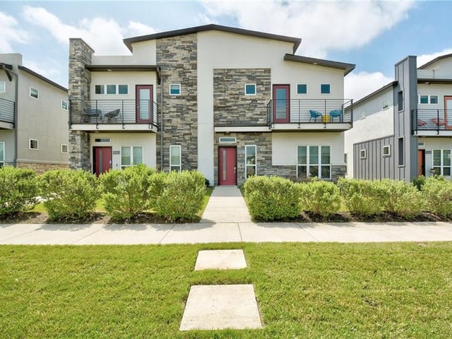 5505 Charles Merle Dr Unit #B