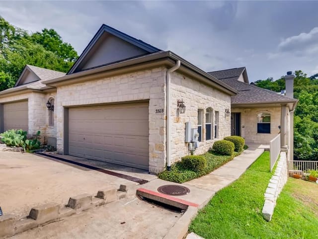 5511 Oakwood Cv Unit #B