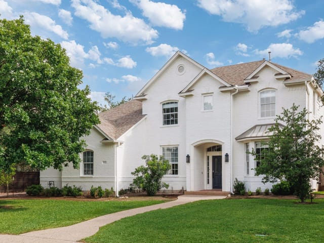 5512 Ballenton LN - front exterior - Luxury home in Circle C Ranch Ph C Sec 03-B, Austin, TX