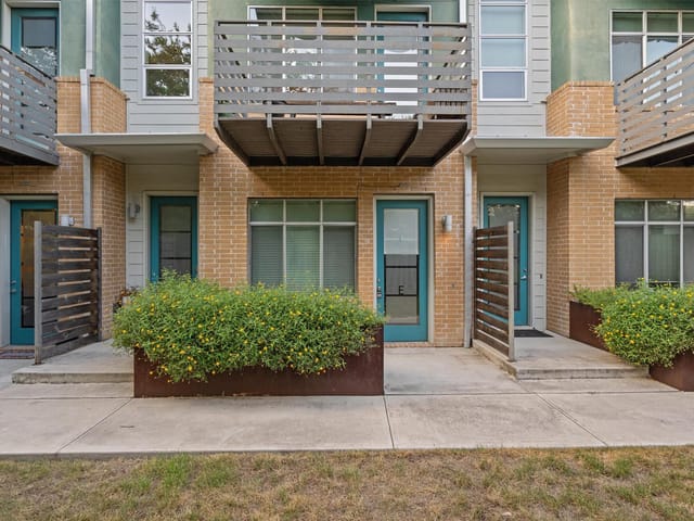 5514 Roosevelt Ave Unit #E