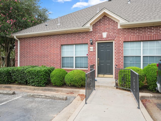 5515 DAVIS LN Unit #81
