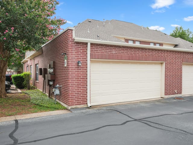 5515 DAVIS LN Unit #81