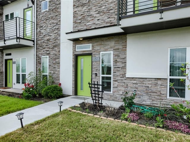 5521 Charles Merle Dr Unit #29
