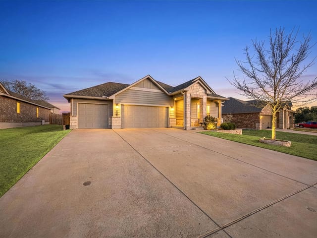 5521 Othello Dr