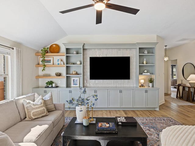 5525 Brady Bayou CV