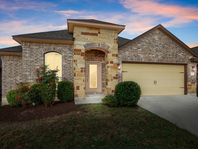 5526 Perdita Dr
