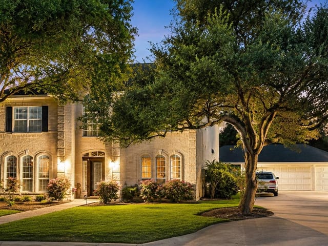 5528 Van Winkle Ln - front exterior - Luxury home in CIRCLE C RANCH PHS C SEC 3-A, Austin, TX