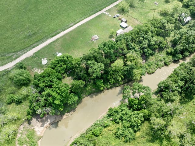 5529 N Fm 487